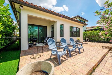 Villa ou maison à vendre à Pembroke Pines, Floride: 4 chambres, 240.52 m2 № 1292258 - photo 5