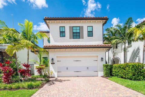 Casa en venta en Pembroke Pines, Florida, 4 dormitorios, 240.52 m2 № 1292258 - foto 2