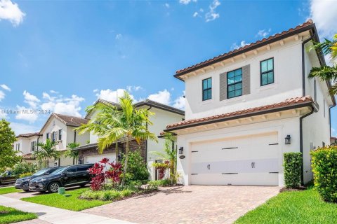 Villa ou maison à vendre à Pembroke Pines, Floride: 4 chambres, 240.52 m2 № 1292258 - photo 1