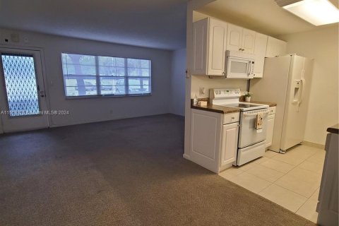 Condominio en venta en Coconut Creek, Florida, 1 dormitorio, 74.14 m2 № 935068 - foto 2