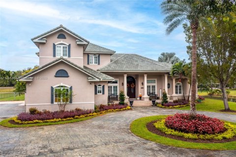 Casa en venta en Southwest Ranches, Florida, 4 dormitorios, 432.09 m2 № 834845 - foto 1
