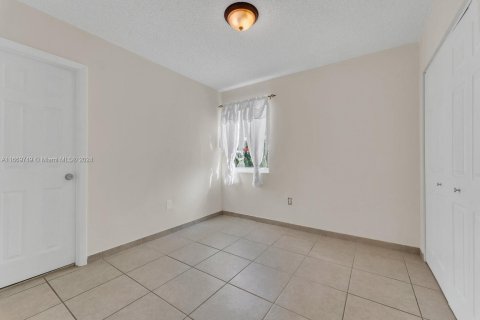 Villa ou maison à vendre à Hialeah, Floride: 3 chambres, 132.39 m2 № 1393576 - photo 20