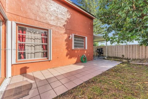 House in Hialeah, Florida 3 bedrooms, 132.39 sq.m. № 1393576 - photo 22