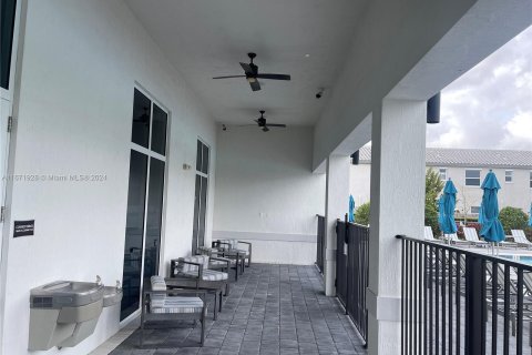 Townhouse in Homestead, Florida 3 bedrooms, 123.65 sq.m. № 1393613 - photo 6