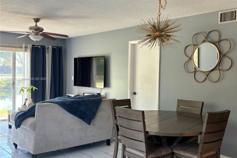 Condominio en venta en Sunrise, Florida, 2 dormitorios, 94.3 m2 № 1101637 - foto 3