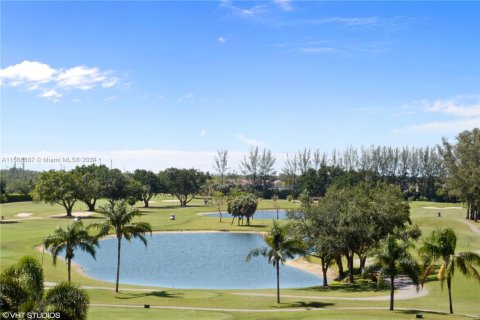 Condo in Pembroke Pines, Florida, 2 bedrooms  № 1118313 - photo 16