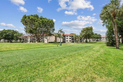 Condo in Pembroke Pines, Florida, 2 bedrooms  № 1118313 - photo 8