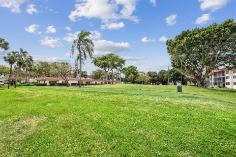 Condo in Pembroke Pines, Florida, 2 bedrooms  № 1118313 - photo 15