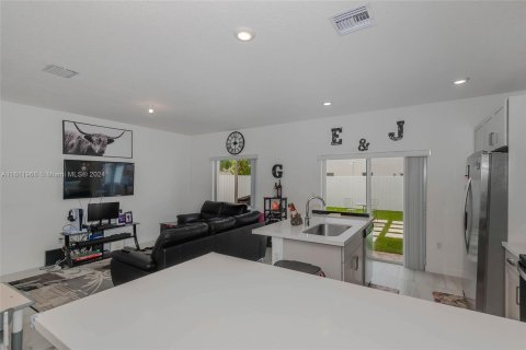 Adosado en venta en Homestead, Florida, 3 dormitorios, 156.08 m2 № 1236981 - foto 6