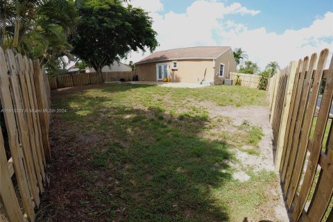 House in Boynton Beach, Florida 2 bedrooms, 84.63 sq.m. № 1236979 - photo 8