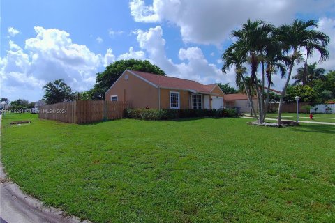 Villa ou maison à vendre à Boynton Beach, Floride: 2 chambres, 84.63 m2 № 1236979 - photo 3