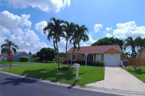 Villa ou maison à vendre à Boynton Beach, Floride: 2 chambres, 84.63 m2 № 1236979 - photo 1