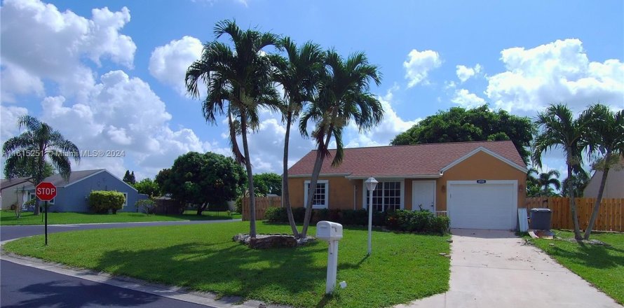 House in Boynton Beach, Florida 2 bedrooms, 84.63 sq.m. № 1236979