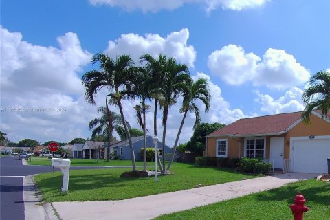 Villa ou maison à vendre à Boynton Beach, Floride: 2 chambres, 84.63 m2 № 1236979 - photo 4