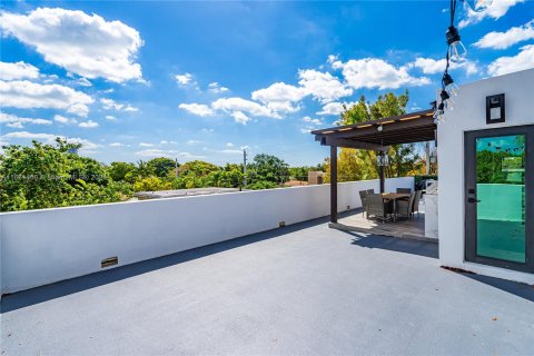 Adosado en venta en Miami, Florida, 3 dormitorios, 203.08 m2 № 1369132 - foto 3