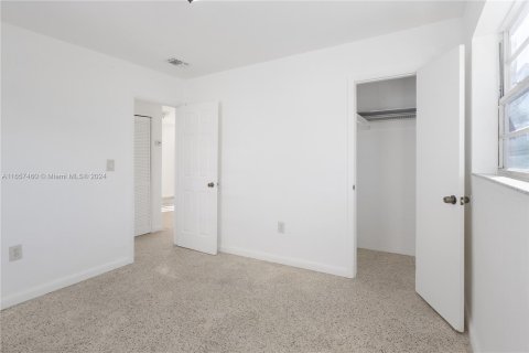 Apartamento en alquiler en Miami, Florida, 2 dormitorios, 315.87 m2 № 1369087 - foto 9