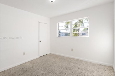 Apartamento en alquiler en Miami, Florida, 2 dormitorios, 315.87 m2 № 1369087 - foto 8