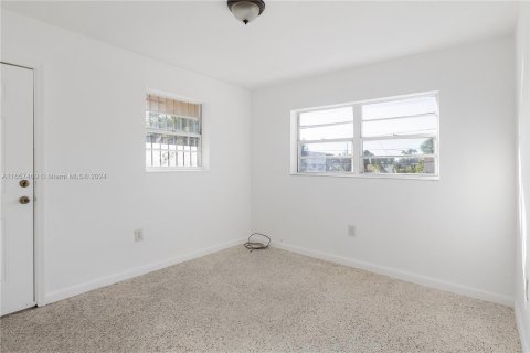 Appartement à louer à Miami, Floride: 2 chambres, 315.87 m2 № 1369087 - photo 11