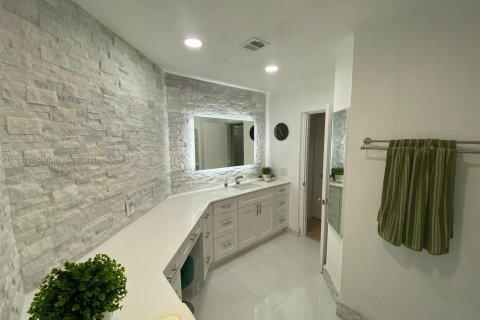 Casa en venta en Coconut Creek, Florida, 3 dormitorios, 150.32 m2 № 1224212 - foto 26