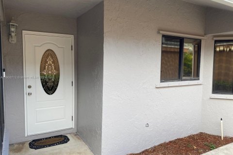 Casa en venta en Coconut Creek, Florida, 3 dormitorios, 150.32 m2 № 1224212 - foto 5