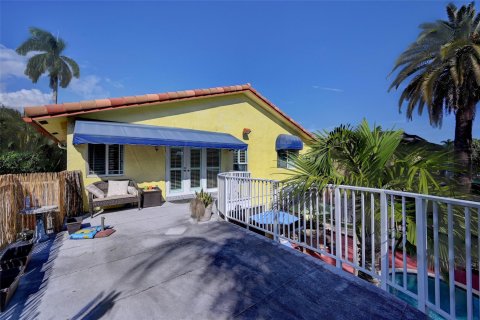 House in Hollywood, Florida 4 bedrooms, 248.61 sq.m. № 1094015 - photo 15