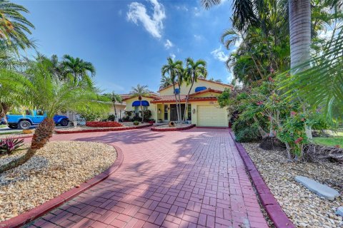House in Hollywood, Florida 4 bedrooms, 248.61 sq.m. № 1094015 - photo 10