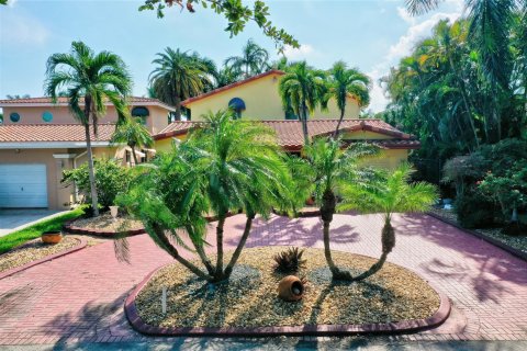Villa ou maison à vendre à Hollywood, Floride: 4 chambres, 248.61 m2 № 1094015 - photo 8