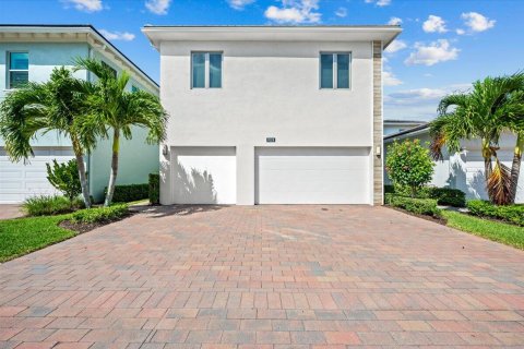 House in Palm Beach Gardens, Florida 5 bedrooms, 347.08 sq.m. № 1094088 - photo 20