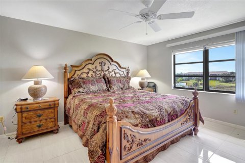 Condo in Punta Gorda, Florida, 2 bedrooms  № 988104 - photo 9