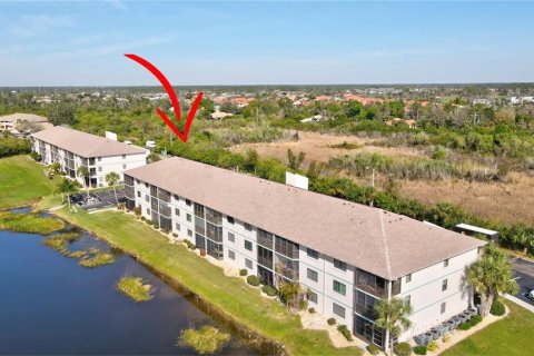 Copropriété à vendre à Punta Gorda, Floride: 2 chambres, 114.08 m2 № 988104 - photo 1