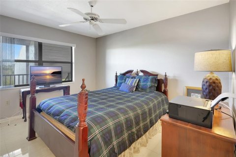 Condo in Punta Gorda, Florida, 2 bedrooms  № 988104 - photo 13