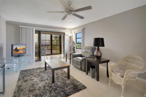 Condo in Punta Gorda, Florida, 2 bedrooms  № 988104 - photo 4