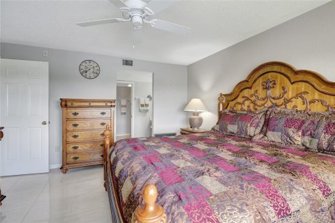 Condo in Punta Gorda, Florida, 2 bedrooms  № 988104 - photo 11