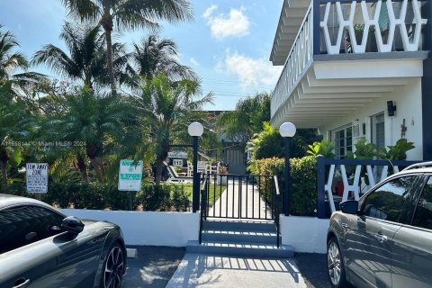 Condominio en venta en Palm Beach, Florida, 2 dormitorios, 83.61 m2 № 1370938 - foto 1