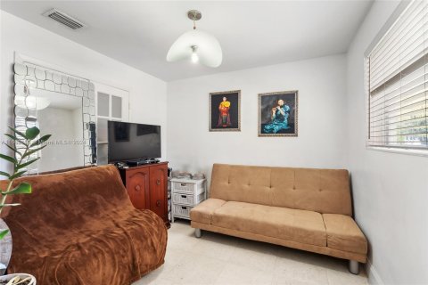 Propiedad comercial en venta en Miami, Florida, 216.09 m2 № 1370939 - foto 28