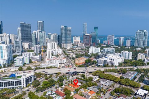 Propiedad comercial en venta en Miami, Florida, 216.09 m2 № 1370939 - foto 2