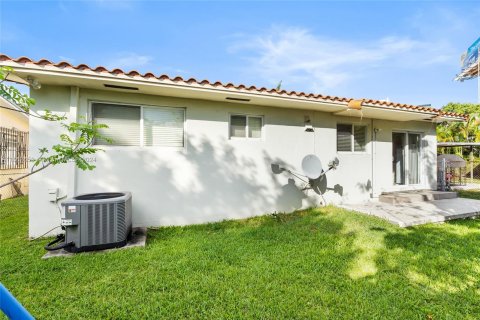 Immobilier commercial à vendre à Miami, Floride: 216.09 m2 № 1370939 - photo 10