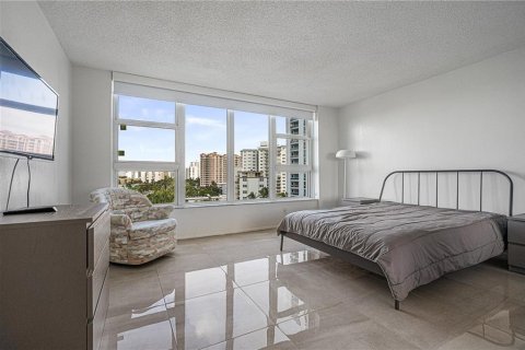 Condo in Lauderdale-by-the-Sea, Florida, 2 bedrooms  № 968098 - photo 15