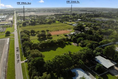 Terreno en venta en Miami, Florida № 1310932 - foto 7