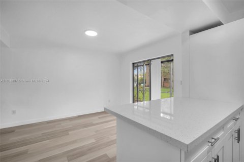 Copropriété à vendre à Miami, Floride: 2 chambres, 114.73 m2 № 1310931 - photo 10