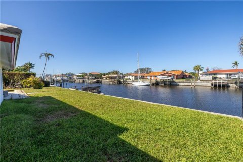 Casa en venta en Saint Petersburg, Florida, 3 dormitorios, 212.75 m2 № 1400550 - foto 18