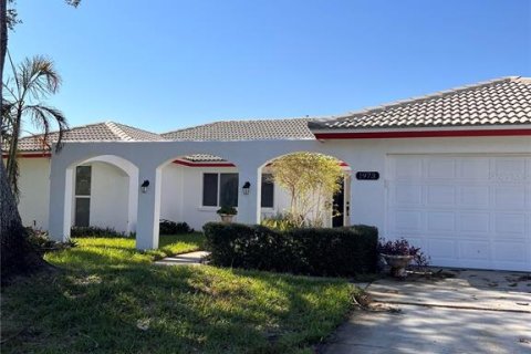 Casa en venta en Saint Petersburg, Florida, 3 dormitorios, 212.75 m2 № 1400550 - foto 2