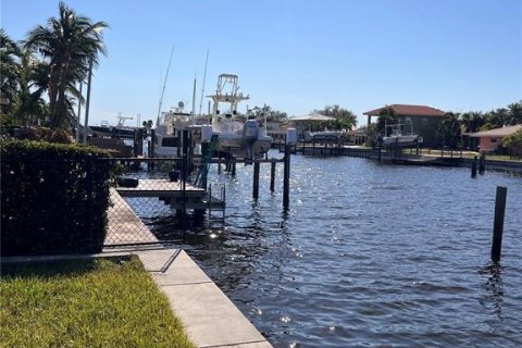 Casa en venta en Saint Petersburg, Florida, 3 dormitorios, 212.75 m2 № 1400550 - foto 3