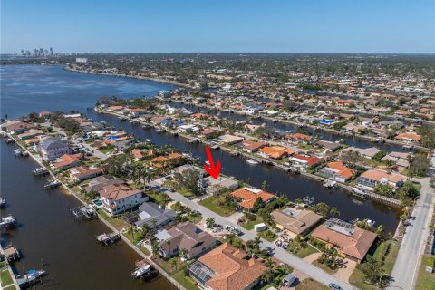 Casa en venta en Saint Petersburg, Florida, 3 dormitorios, 212.75 m2 № 1400550 - foto 22