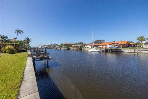 Casa en venta en Saint Petersburg, Florida, 3 dormitorios, 212.75 m2 № 1400550 - foto 17