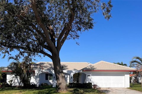 Casa en venta en Saint Petersburg, Florida, 3 dormitorios, 212.75 m2 № 1400550 - foto 1