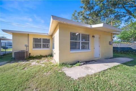 House in Lakeland, Florida 3 bedrooms, 110 sq.m. № 1385286 - photo 13