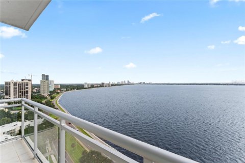 Condo in Tampa, Florida, 3 bedrooms  № 1385285 - photo 2