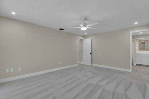 House in Naples, Florida 3 bedrooms, 241.64 sq.m. № 1105052 - photo 25