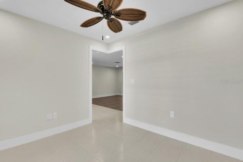 House in Naples, Florida 3 bedrooms, 241.64 sq.m. № 1105052 - photo 17